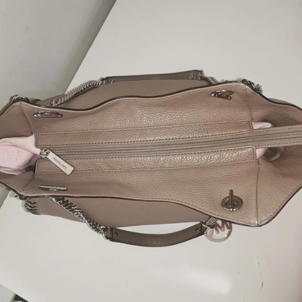 Michael Kors chain bag | Color:‎ taupe | size 14L x 10H